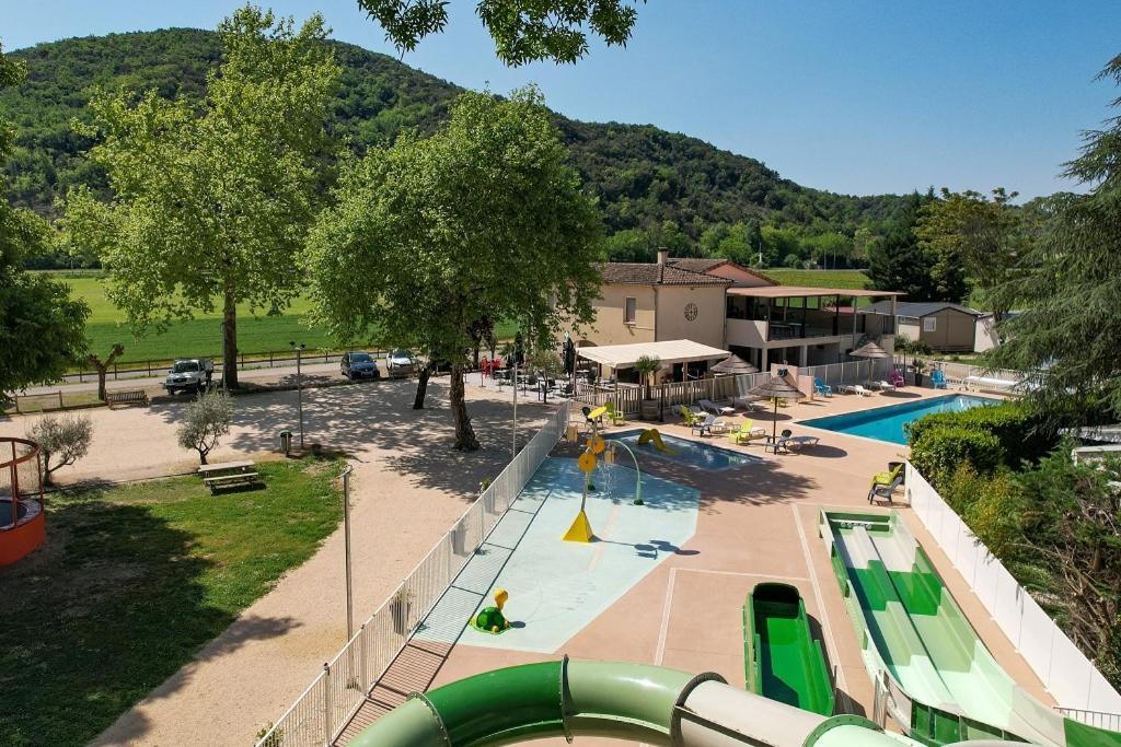 Camping Le Chassezac Sampzon Exteriör bild