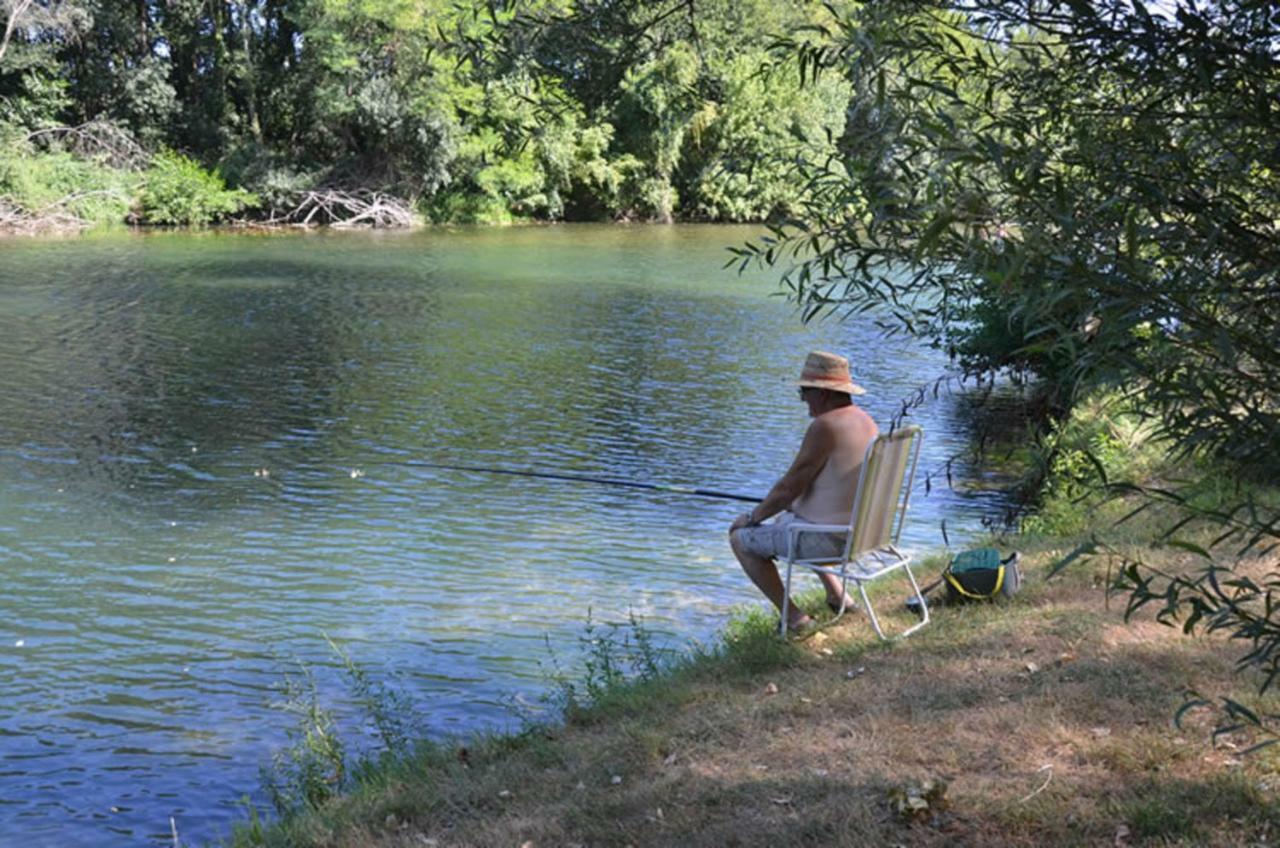Camping Le Chassezac Sampzon Exteriör bild